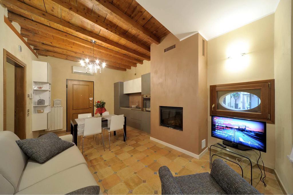 Apartamento Antico Palazzo Signorile Saló Exterior foto