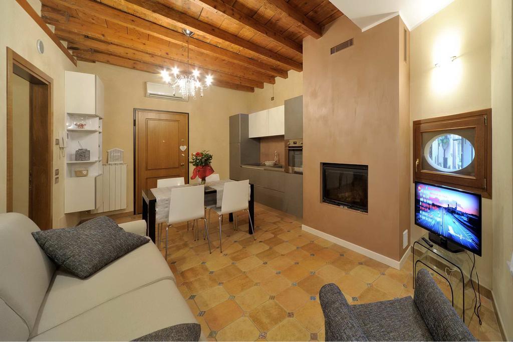 Apartamento Antico Palazzo Signorile Saló Exterior foto