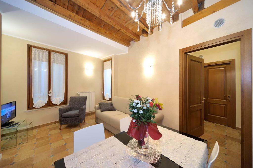 Apartamento Antico Palazzo Signorile Saló Exterior foto